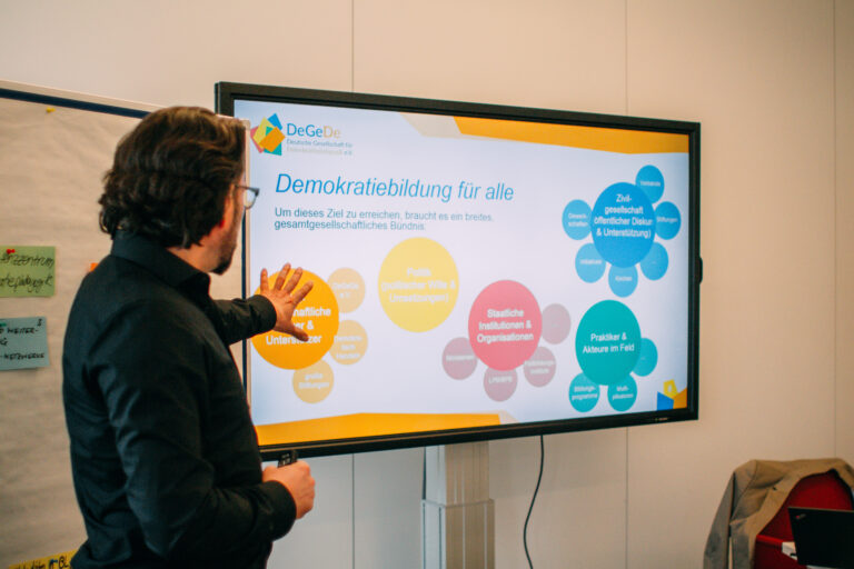 martin moderation 1 768x512